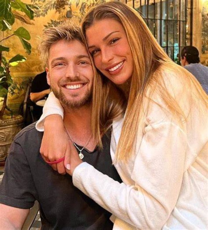 
Meet Zara McDermott Boyfriend Sam Thompson, Family And Net Worth 