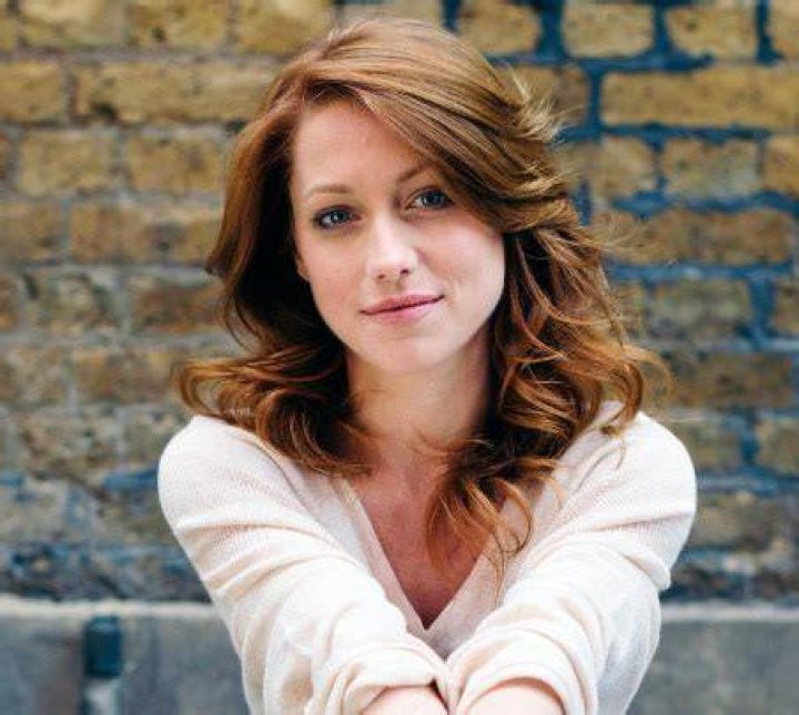 
Who Is Niamh Walsh Boyfriend? Dating Life And Relationship Details About The Actress 